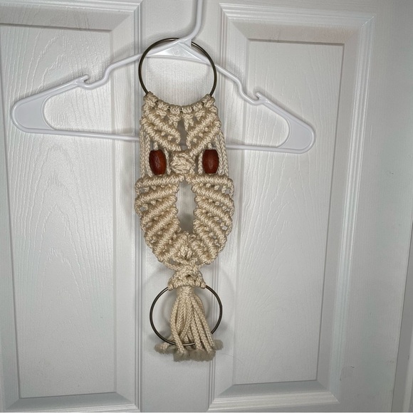 Vintage 60s/70s MCM Macrame Owl Wall Hanging in Cream - Picture 1 of 4